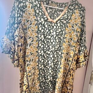 Democracy Top
• boho
• flowy
• floral